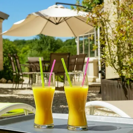 Maison Qui S'y Frotte S'y Pique