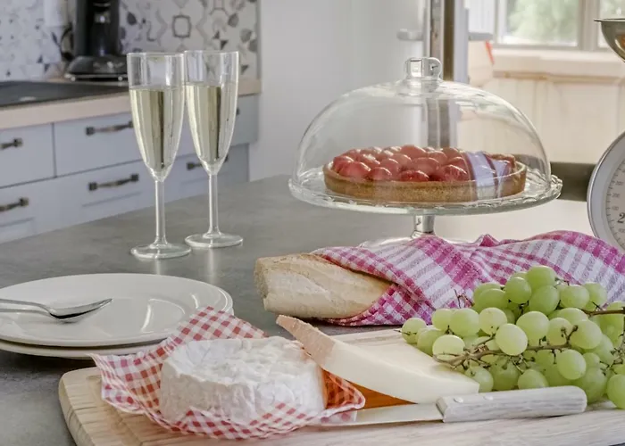 Maison Qui S'y Frotte S'y Pique Robert-Espagne